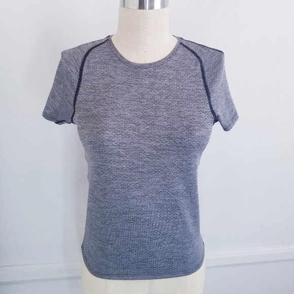 🌸 Outdoor‎ Voices | Athletic Performance Tshirt size XS - Picture 1 of 6